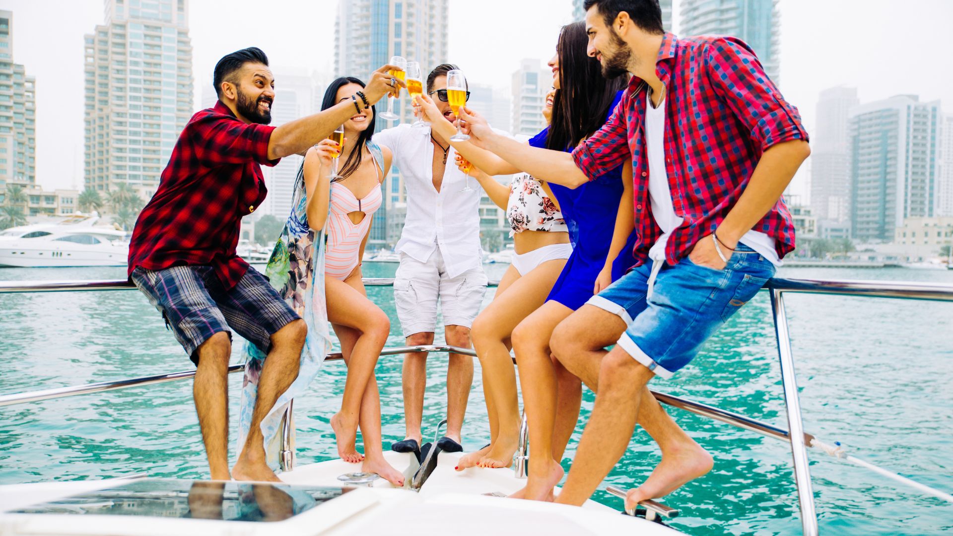 boat cruise sydney party